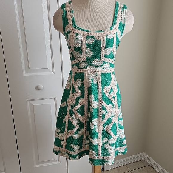 Anthropologie Dresses & Skirts - Anthropologie Maeve Green‎ and White Patterned Women's Dress. Size 2